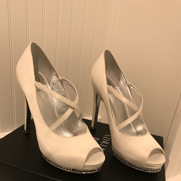 Adrianna PAPELL - Picture 3 of 8